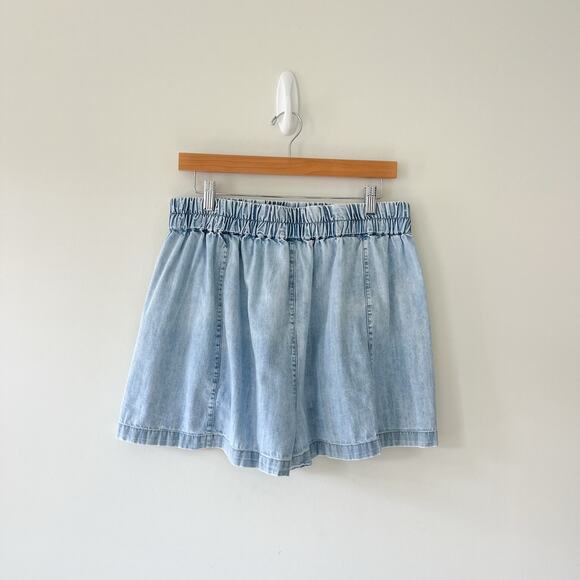Free People We the Free Get Free Chambray Pull-On Shorts in Sand Dollar Blue - Picture 5 of 12